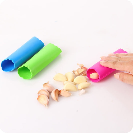 5 PCS Soft Resin Tube Shaped Reusable Magic Handheld Rolling Garlic Peeler Kitchen Tools (Random Color Delivery)